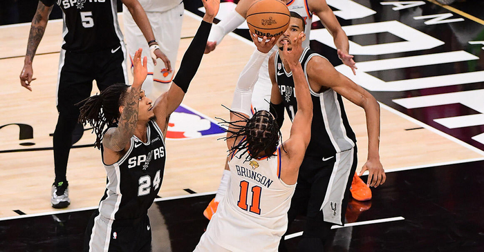 鲸鱼直播nba-预期投篮命中率23.1%！布伦森关键球为全队G1投篮难度之最|尼克斯|北京|胜局|马刺|圣安东尼奥马刺队_新浪体育_新浪新闻